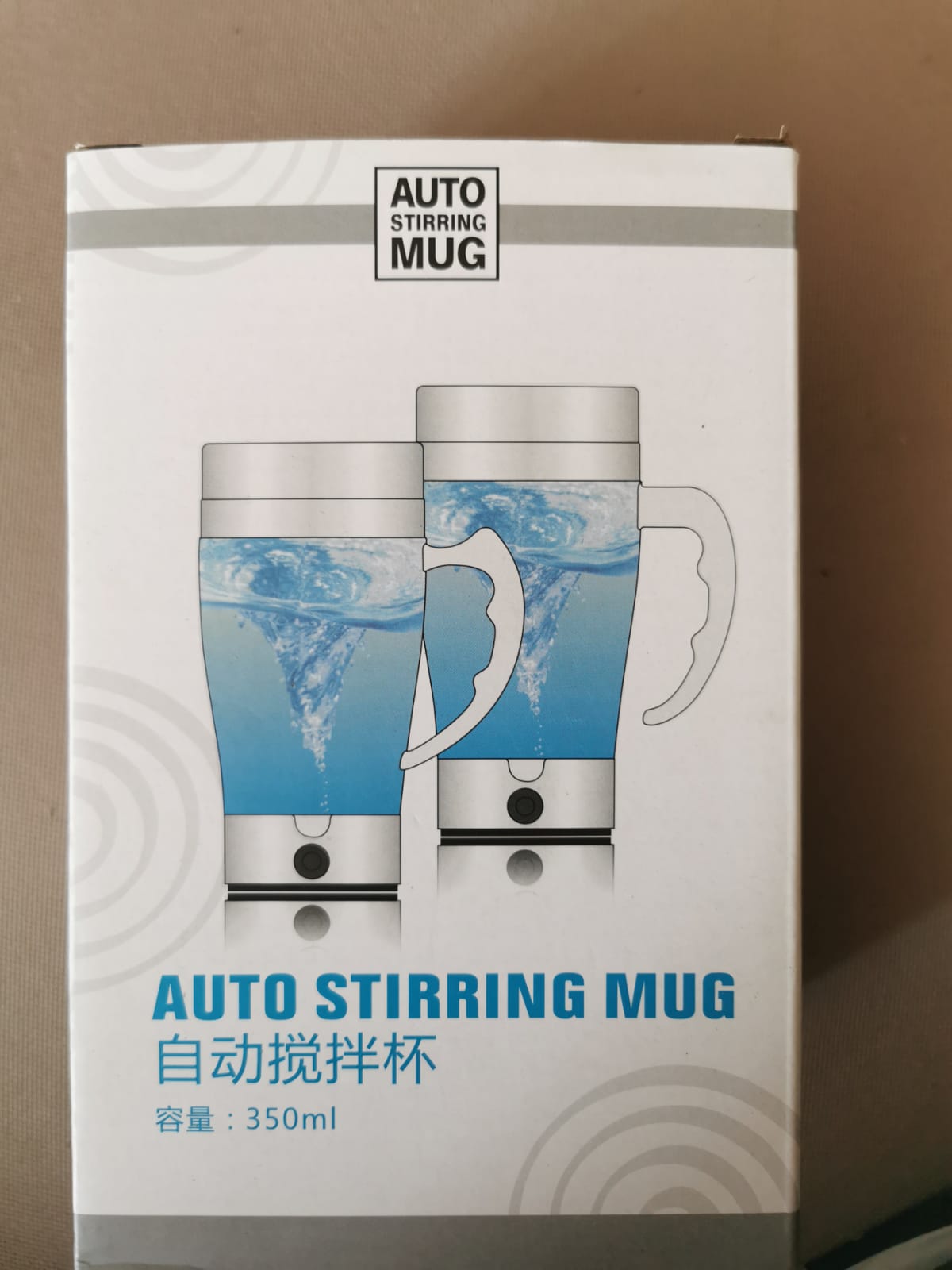 Cana Transparenta cu Amestecare Automata si Maner - Auto Stirring Mug 350 ml