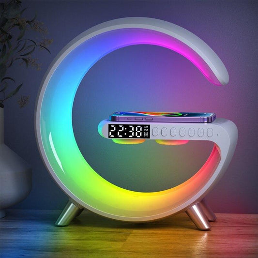 Boxă Bluetooth Multifuncțională în Forma de G cu Încărcare Wireless 15W, Lumini Ambientale RGB, Control în Aplicație, Afișaj Ceas Digital și Funcție de a Răspunde la Telefon - SHA