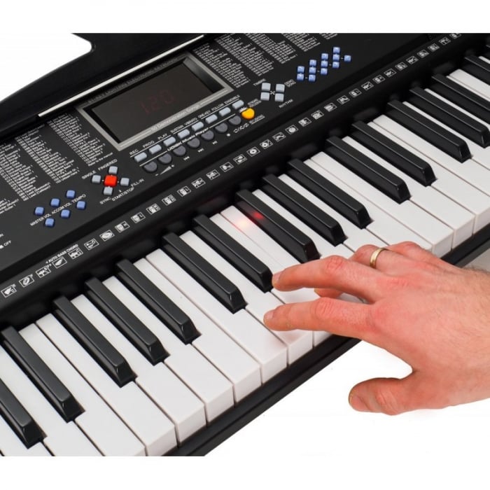 Orga electronica 61 clape, 255 ritmuri, 255 timbre, 50 melodii demonstrative, 5 octave, clape luminate led, functii invatare 3 lectii, functii inregistrare si redare, usb, mp3, afisaj lcd, suport part